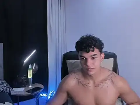 Snapshot of samm_sv chatting on 03.05.25 samm sv online show from 03.05.25