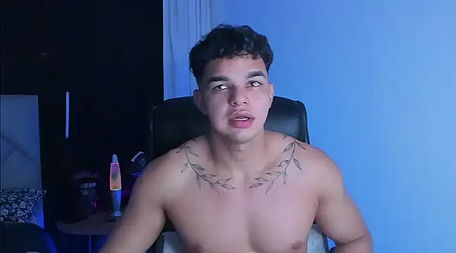 Snapshot of samm_sv chatting on 03.19.25 samm sv online show from 03.19.25