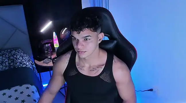 Snapshot of samm_sv chatting on 03.23.25 samm sv online show from 03.23.25