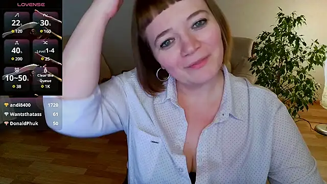 Snapshot of LizaMilfa chatting on 02.26.25 LizaMilfa online show from 02.26.25