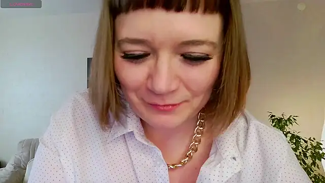 Snapshot of LizaMilfa chatting on 03.20.25 LizaMilfa online show from 03.20.25