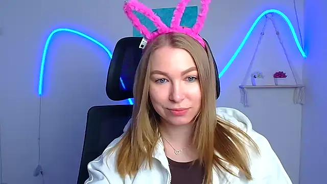 Snapshot of Dana_flowers chatting on 04.27.26 Dana flowers online show from 04.27.26