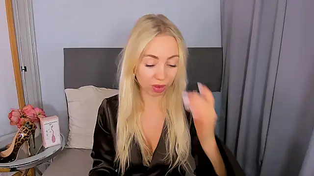Snapshot of MargaritaRose chatting on 05.19.26 MargaritaRose online show from 05.19.26