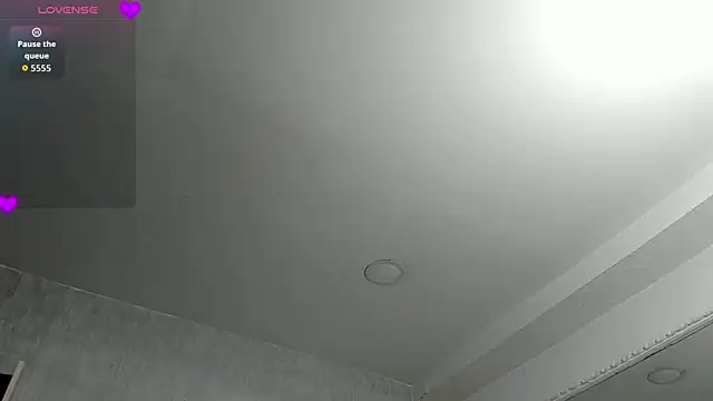 Snapshot of EmiliaRose_ chatting on 12.19.25 EmiliaRose online show from 12.19.25