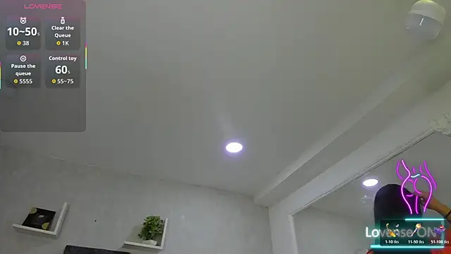 Snapshot of EmiliaRose_ chatting on 01.11.26 EmiliaRose online show from 01.11.26