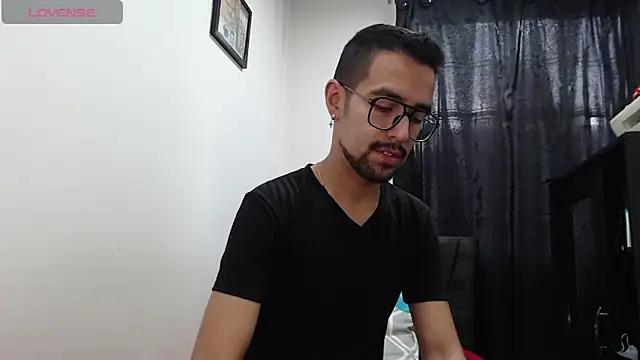 Snapshot of Demian_val chatting on 02.09.26 Demian val online show from 02.09.26