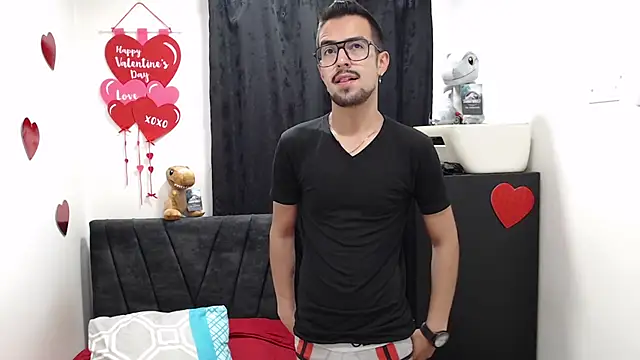 Snapshot of Demian_val chatting on 02.14.26 Demian val online show from 02.14.26
