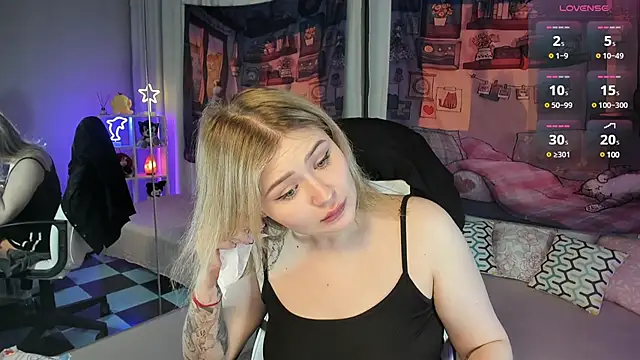 Snapshot of MargoBryan chatting on 02.27.25 MargoBryan online show from 02.27.25