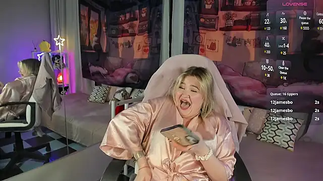 Snapshot of MargoBryan chatting on 02.28.25 MargoBryan online show from 02.28.25