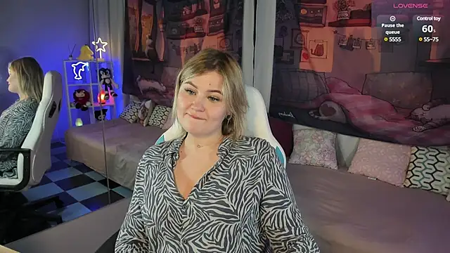 Snapshot of MargoBryan chatting on 03.10.25 MargoBryan online show from 03.10.25