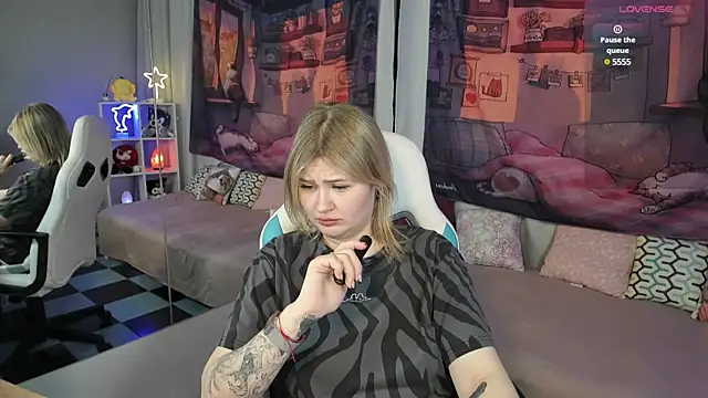 Snapshot of MargoBryan chatting on 03.11.25 MargoBryan online show from 03.11.25