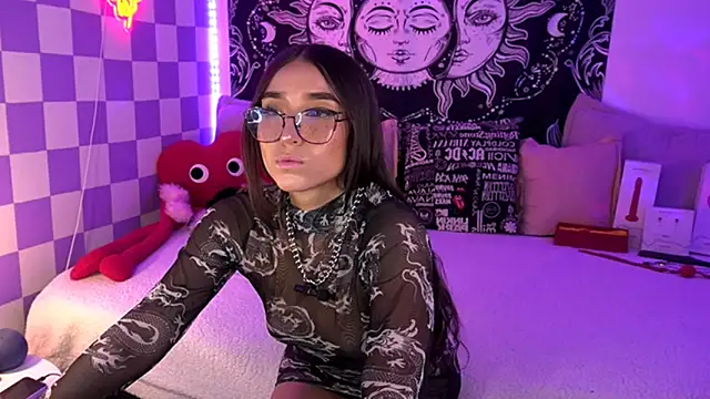 Snapshot of verosmit1 chatting on 03.18.25 verosmit1 online show from 03.18.25