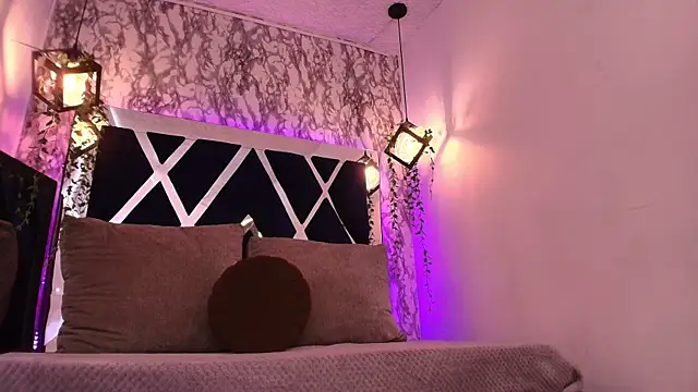 charlotte bluee online show from 01.08.26