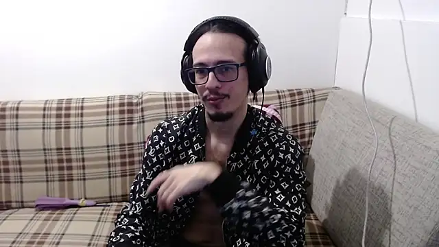 Snapshot of cholitohermoso chatting on 06.22.26 cholitohermoso online show from 06.22.26