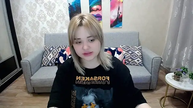 Snapshot of Finna_39 chatting on 10.06.25 Finna 39 online show from 10.06.25