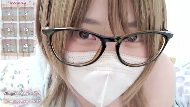 Snapshot of FUYU_rain chatting on 04.21.26 FUYU rain online show from 04.21.26