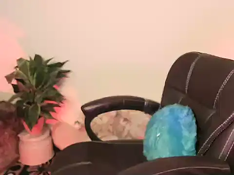 megancatluna online show from 12.18.25