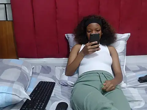 Snapshot of ComeHaveaTask chatting on 02.18.25 ComeHaveaTask online show from 02.18.25