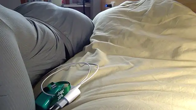 Snapshot of Halima_misshotpussy13 chatting on 02.15.25 Halima misshotpussy13 online show from 02.15.25