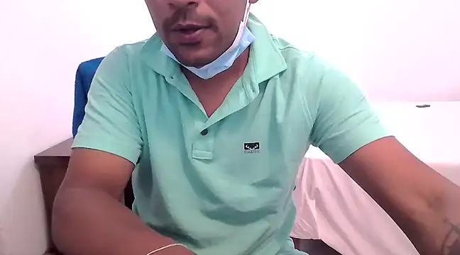 Snapshot of BadboySLR_8899 chatting on 03.17.25 BadboySLR 8899 online show from 03.17.25