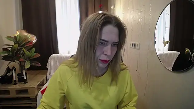 TessaDaybreak online show from 03.18.25