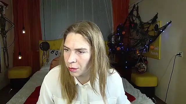 TessaDaybreak online show from 10.15.25