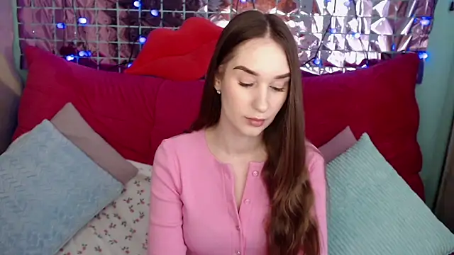 Snapshot of Margarettii chatting on 03.20.25 Margarettii online show from 03.20.25
