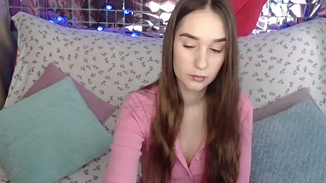 Snapshot of Margarettii chatting on 03.23.25 Margarettii online show from 03.23.25