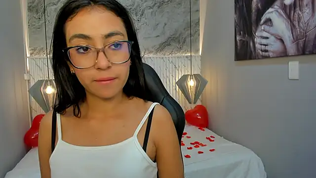 lucelly 15 online show from 02.15.25