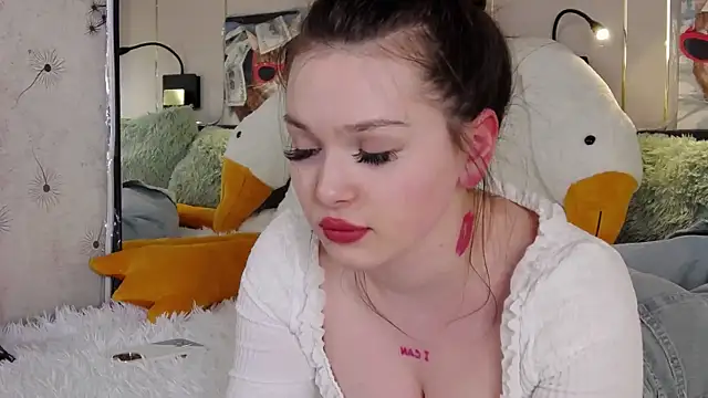 Snapshot of -Amora chatting on 03.21.25 -Amora online show from 03.21.25