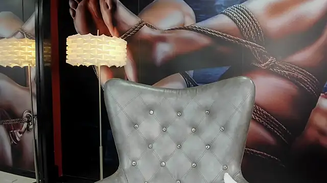 miss  daphne online show from 03.19.25