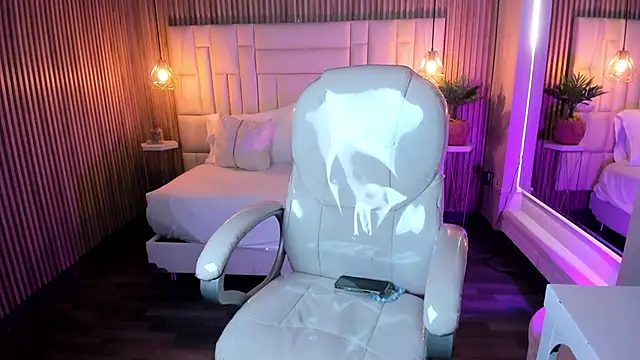 MelanieHillss online show from 10.19.25