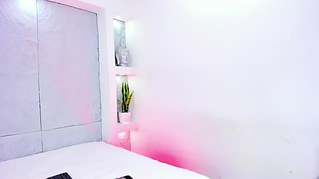 MiaMistrex online show from 10.30.25