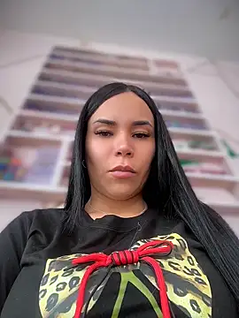 Snapshot of Naatalia chatting on 06.18.26 Naatalia online show from 06.18.26