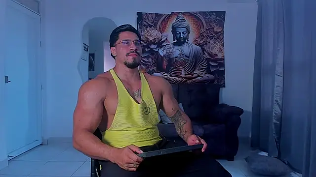 Valentino Dosantos  online show from 09.29.25