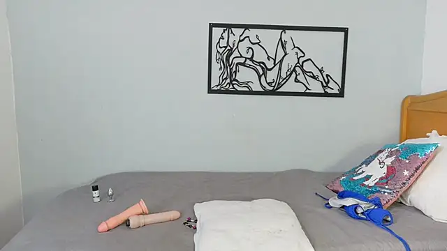 karina-lopez online show from 12.14.25