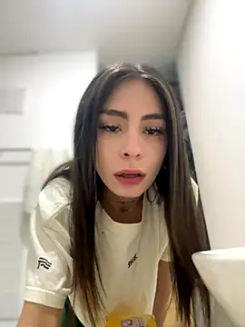 Snapshot of candycami19 chatting on 10.13.25 candycami19 online show from 10.13.25