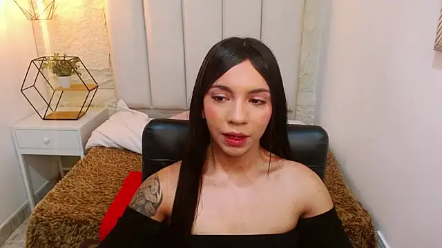 Snapshot of camilah_tk chatting on 05.26.26 camilah tk online show from 05.26.26