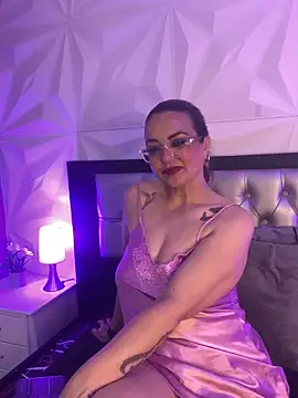 Snapshot of Azaahara_ chatting on 05.19.26 Azaahara online show from 05.19.26