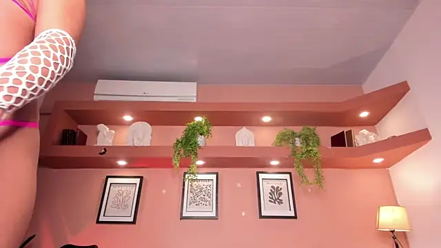 SofiaBennett  online show from 11.20.25