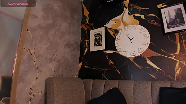 Natty roberts  online show from 02.22.25