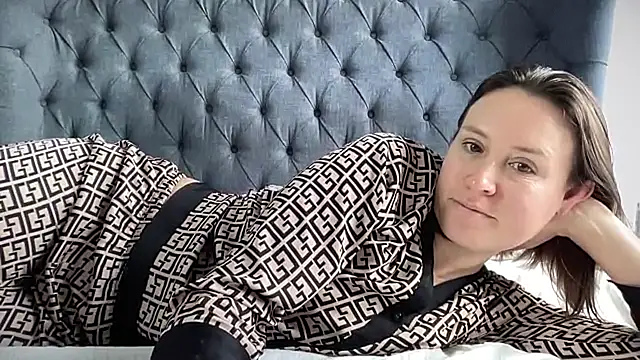 eatmypie69 online show from 11.10.25