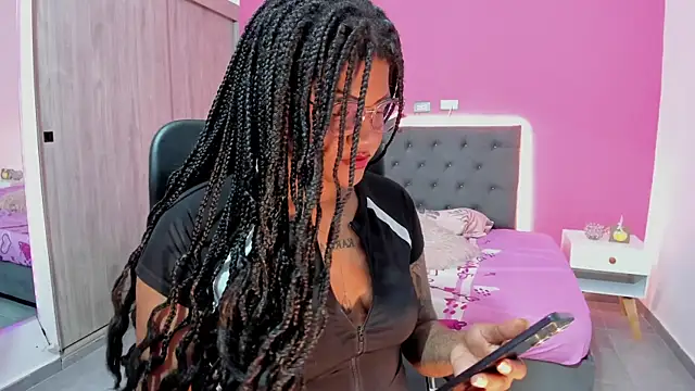 ZahraRose online show from 11.23.25