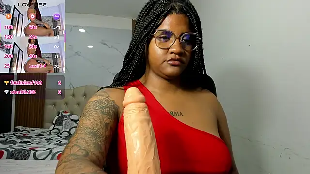Snapshot of ZahraRose chatting on 05.27.26 ZahraRose online show from 05.27.26