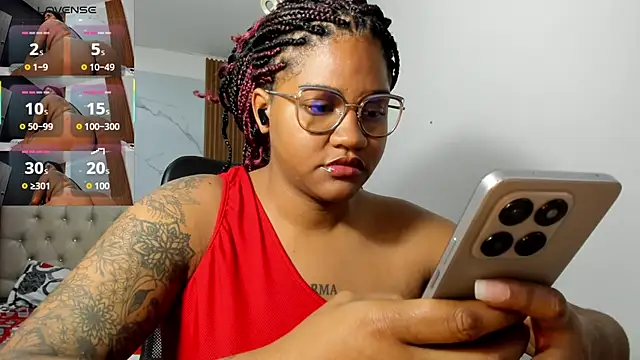 Snapshot of ZahraRose chatting on 07.17.26 ZahraRose online show from 07.17.26
