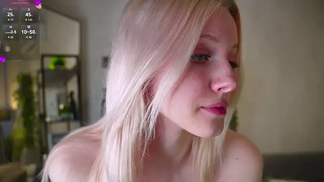 EdlaHewell online show from 03.08.26