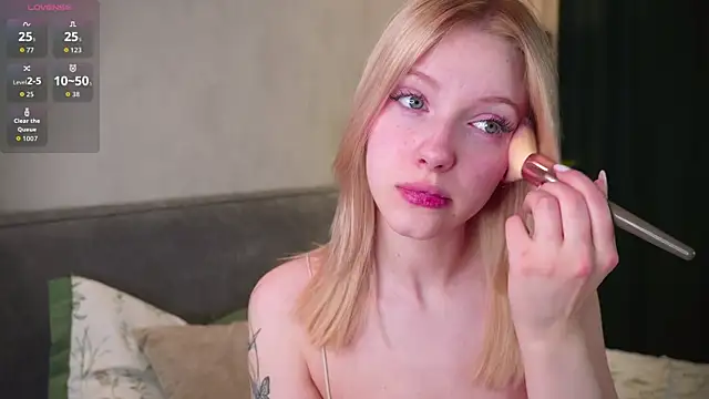 EdlaHewell online show from 04.11.26