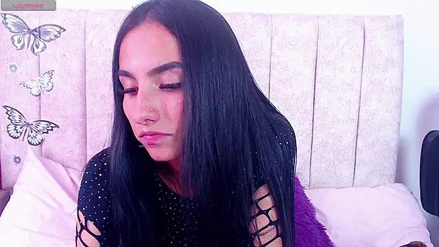 Skinny doll   online show from 03.04.25