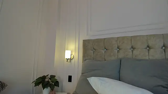 JasmineRoss 1 online show from 11.04.25