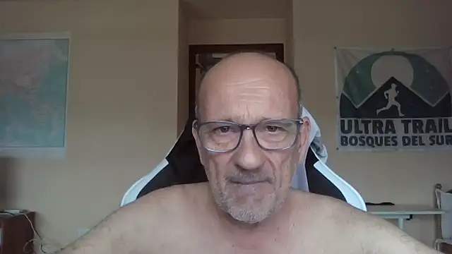 Snapshot of llopaco chatting on 04.24.26 llopaco online show from 04.24.26